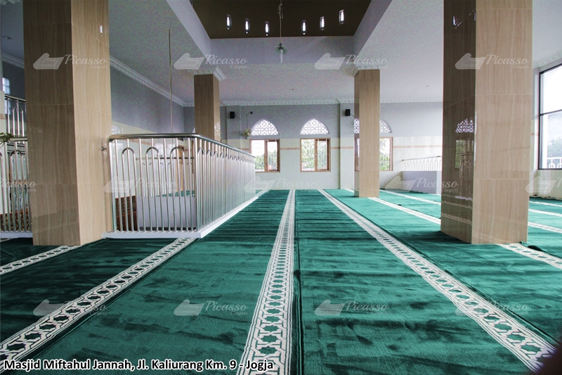 karpet masjid hijau, kaliurang, jogja