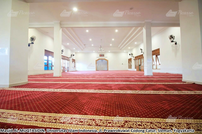 karpet masjid merah, kampus uii, jogja