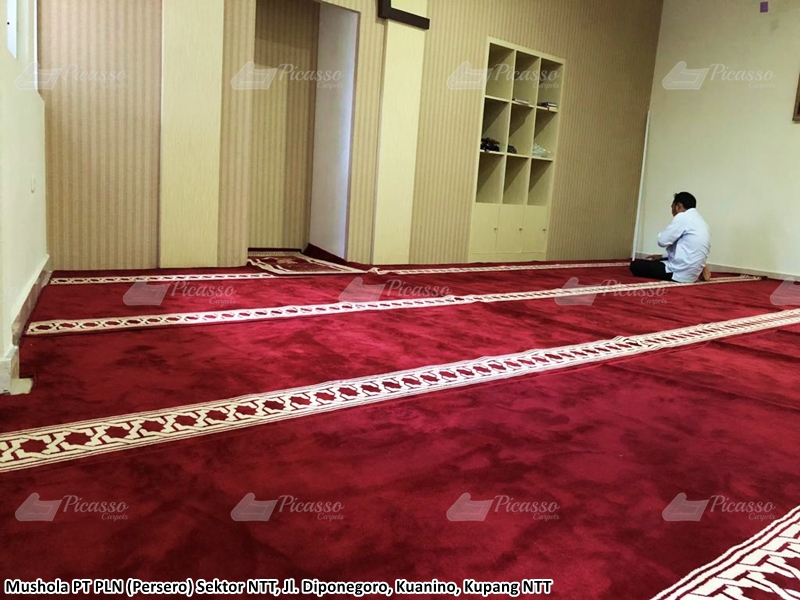 Karpet Masjid di Mushola PT. PLN Persero Sektor NTT, Kuanino, Kupang