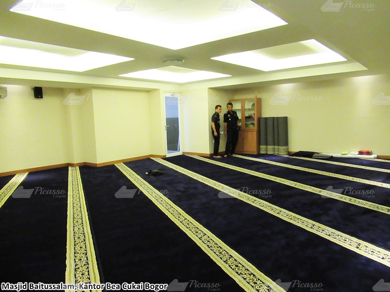 karpet masjid biru, kantor bea cukai bogor
