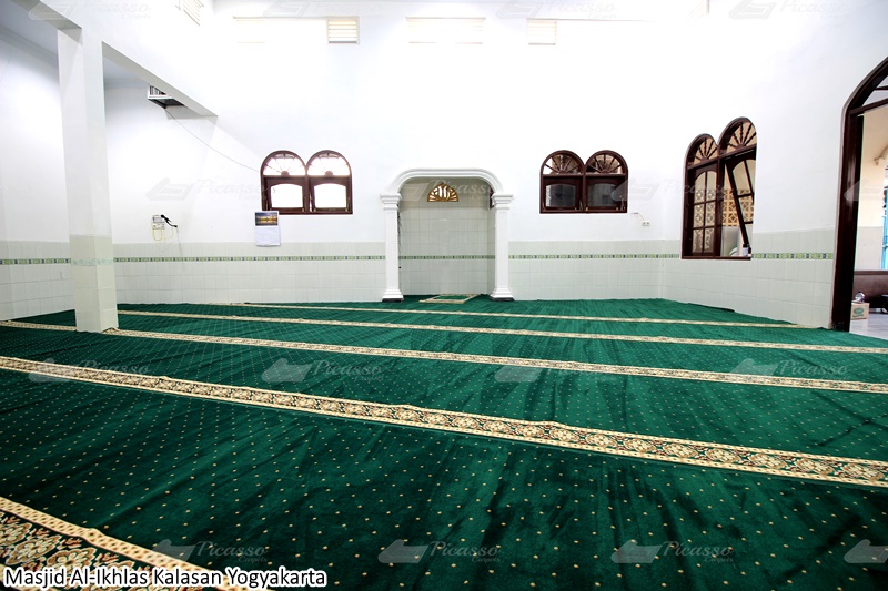 karpet masjid hijau, kalasan, jogja