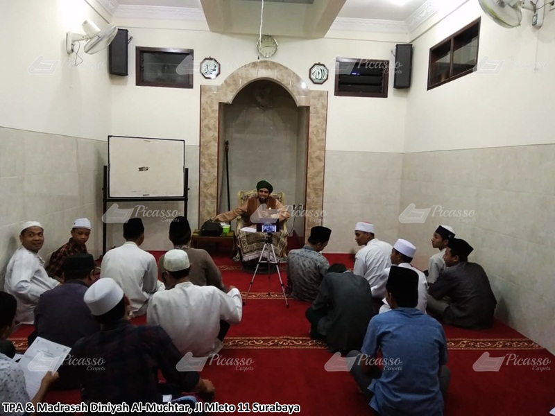 Karpet Masjid di TPA Madrasah Diniyah Al-Muchtar Surabaya