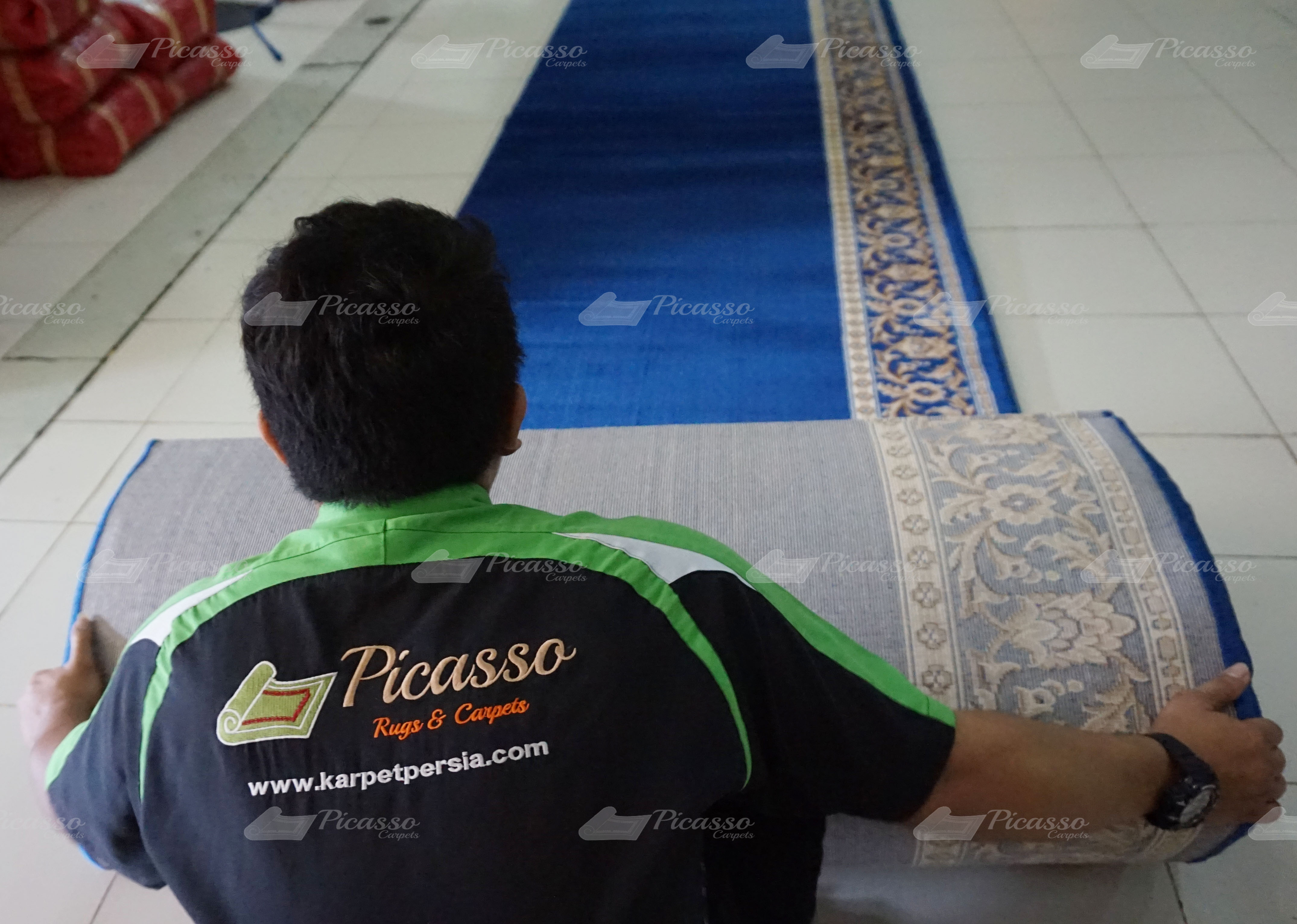 karpet masjid biru