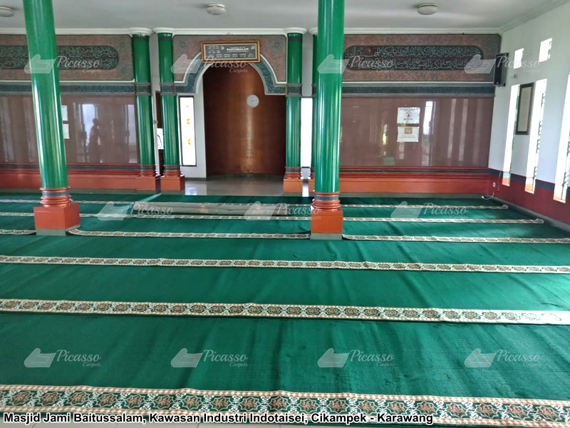 karpet masjid hijau