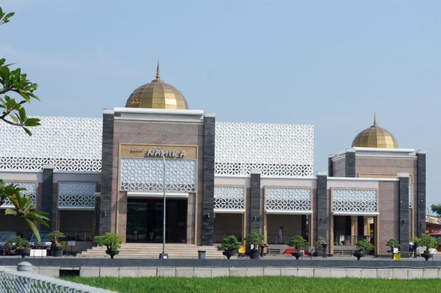 7 masjid terbesar di jatim masjid namira